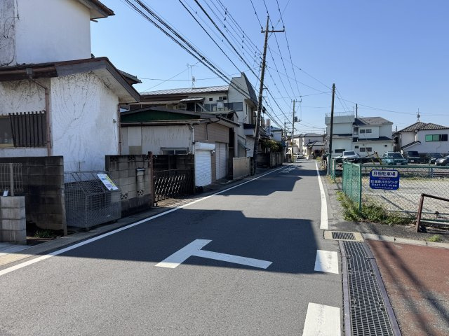 市川市稲越１丁目新築戸建の前面道路含む現地写真|西側前面道路・幅員約5.7ｍ