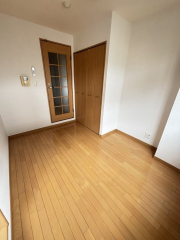 【寝室】 | ラフィーネ淡路
