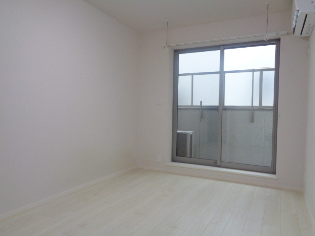 ＤＥＬＩＣＩＯＵＳ　ＬＩＦＥ　ＡＰＡＲＴＭＥＮＴＳの洋室