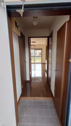 クローバーハイツの玄関