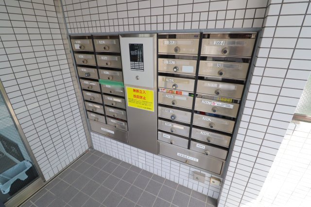 グランデール山科の防犯設備|オートロック付です。