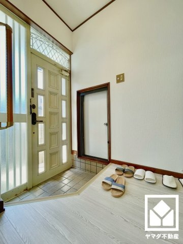 宇治市小倉町南浦の中古一戸建の玄関