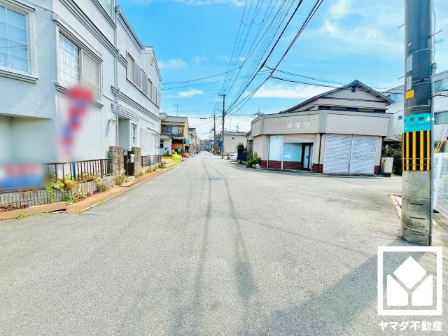 宇治市小倉町南浦の中古一戸建の前面道路含む現地写真