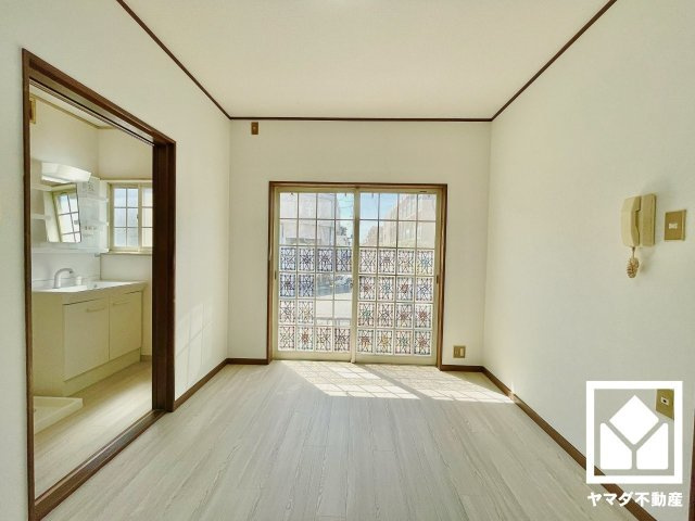 宇治市小倉町南浦の中古一戸建の居間・リビング