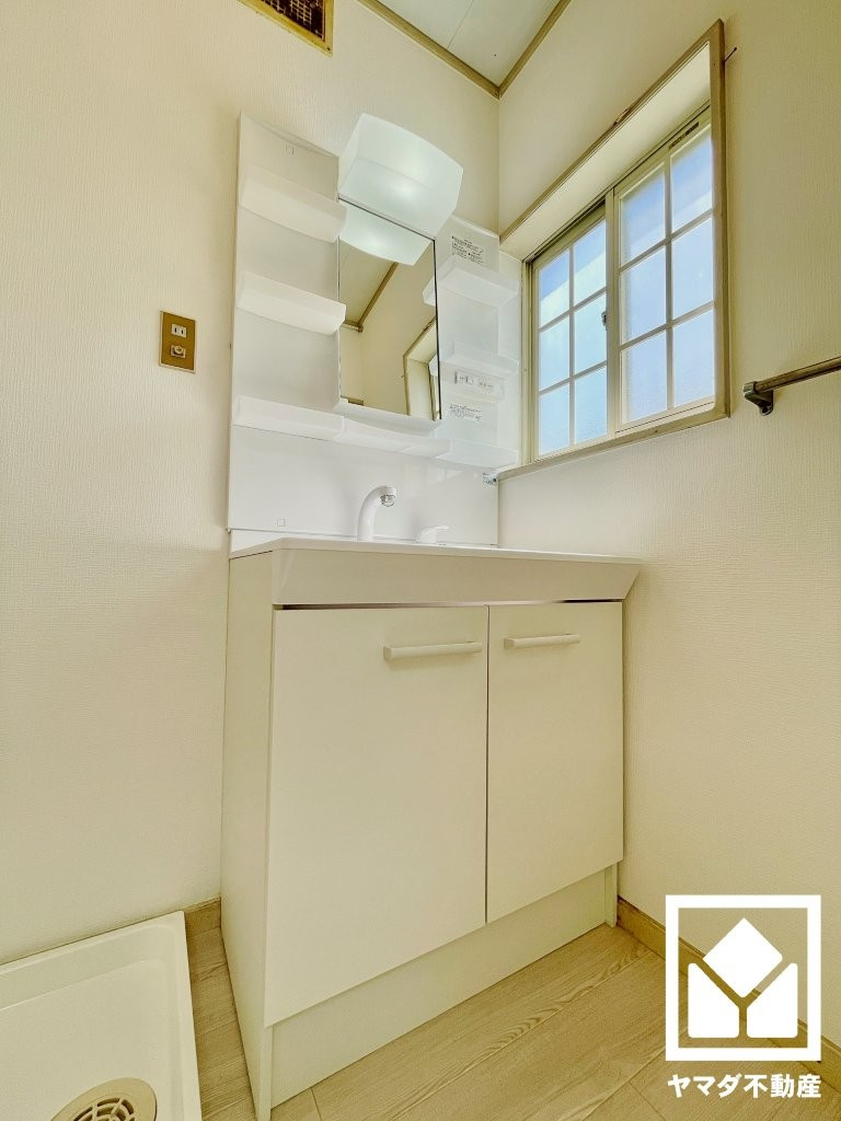 宇治市小倉町南浦の中古一戸建の独立洗面台