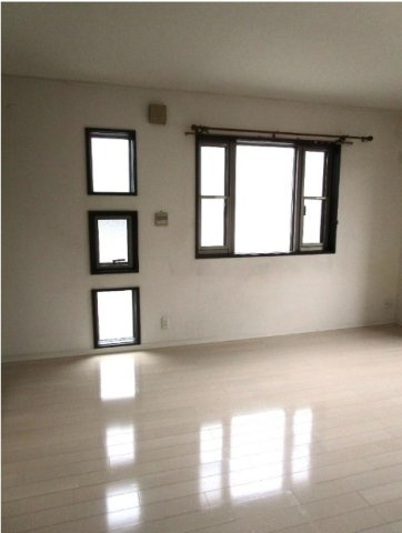 尼崎市西難波町　中古戸建の居間・リビング