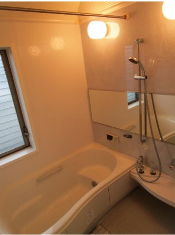 尼崎市西難波町　中古戸建の浴室