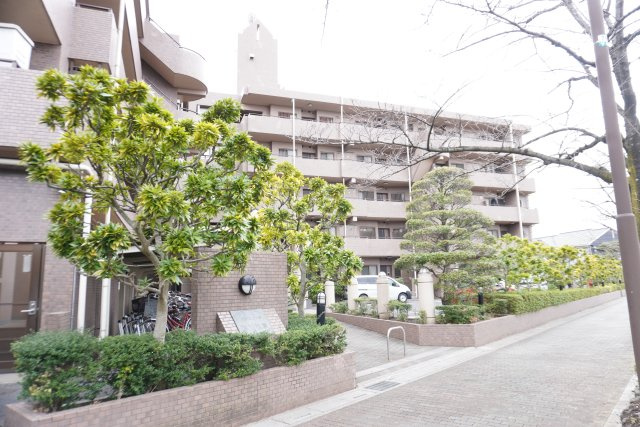 グリーンコーポ草加松原の外観