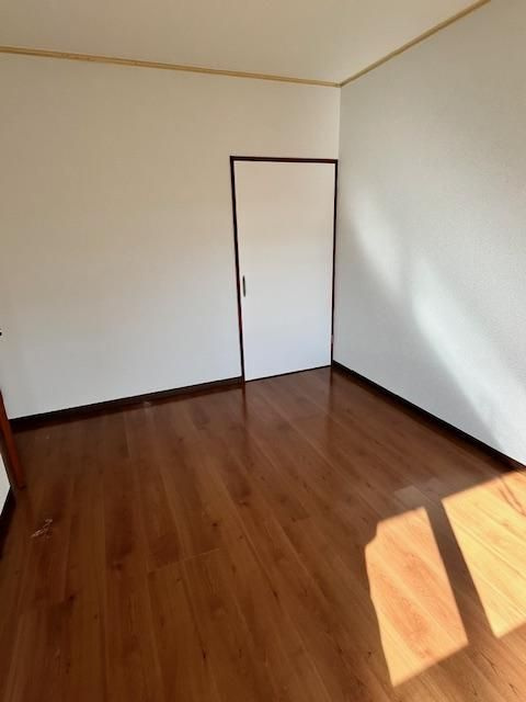 第2江頭ハイツの寝室|風通しも良い寝室です☆