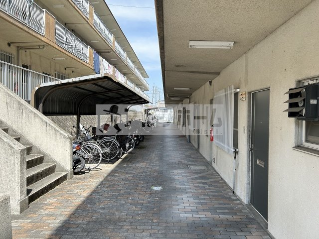 玉手山ハイツ１号館のロビー|玉手山ハイツ１号館