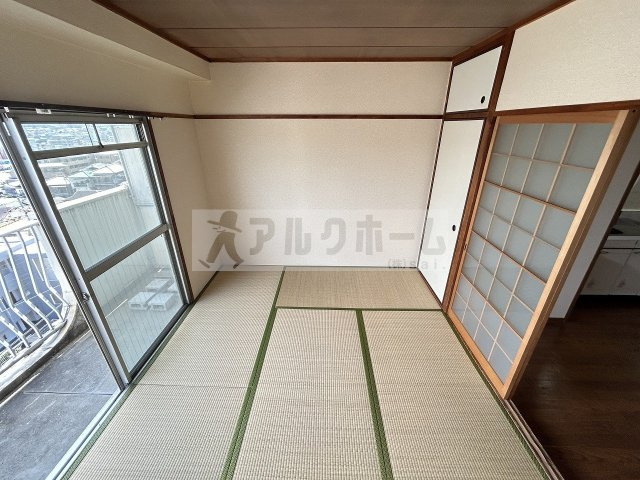 玉手山ハイツ１号館の和室|玉手山ハイツ１号館