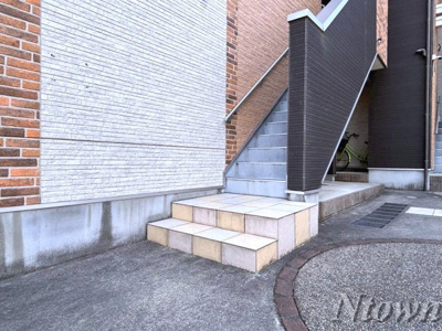 【エントランス】 | サニーハイツ南川町 | ゆとりのあるエントランスです