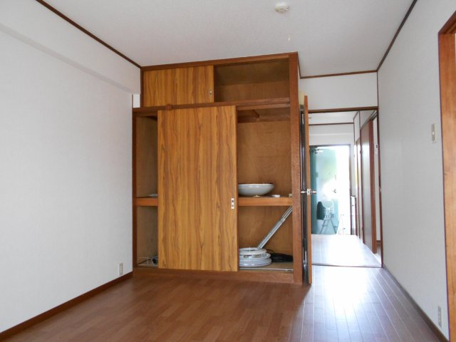 木の丸グリーンハイツの洋室
