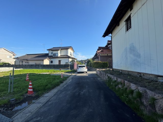 新築戸建・新築建売　いわき市平中神谷１期　QUADRIFOGLIOの前面道路含む現地写真