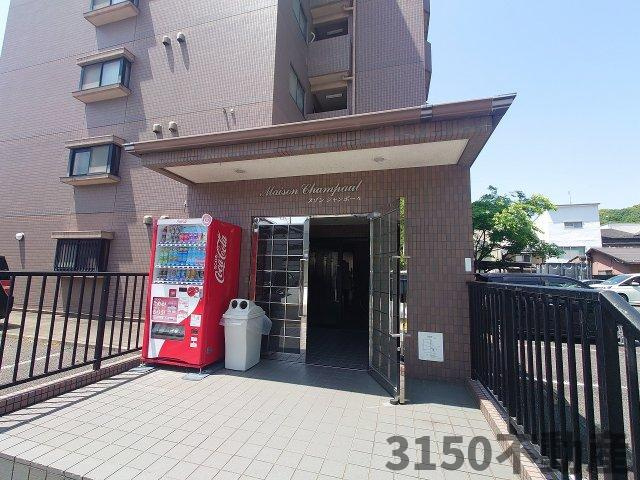 メゾンシャンポールのエントランス