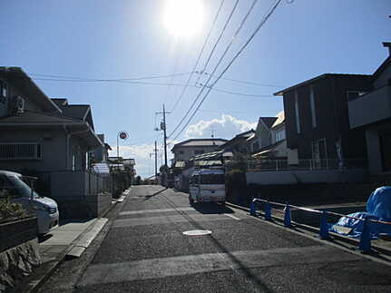 阿品４丁目の前面道路含む現地写真