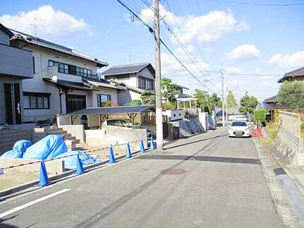 阿品４丁目の前面道路含む現地写真