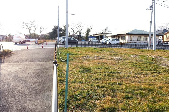 前橋市六供町　売地の外観|南側境界を東から西方向