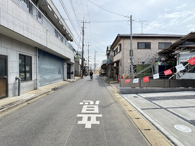 松戸市栗ケ沢新築戸建（栗ケ沢３期）の前面道路含む現地写真|東側前面道路・幅員約5ｍ