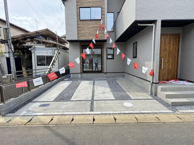 松戸市栗ケ沢新築戸建（栗ケ沢３期）の駐車場|駐車スペース・並列2台駐車可