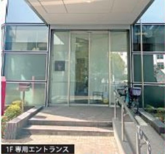 【エントランス】