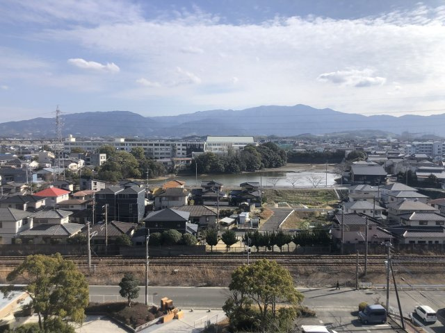 【展望】 | サーパスシティ前原参番館 | 高層階からの景色はこのお部屋の特権です♪ 前面はさえぎる高層ビルもなく、美しい青空の眺望が広がります