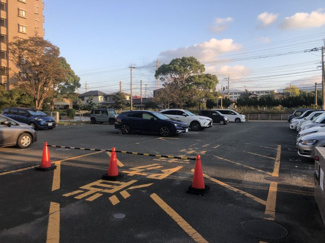 【駐車場】 | 敷地内駐車場を1台分確保済み。継承も可能です。月額5,500円でご利用いただけます