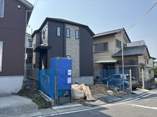 ハートフルタウン緑区桃山3期　全1棟　新築戸建の前面道路含む現地写真