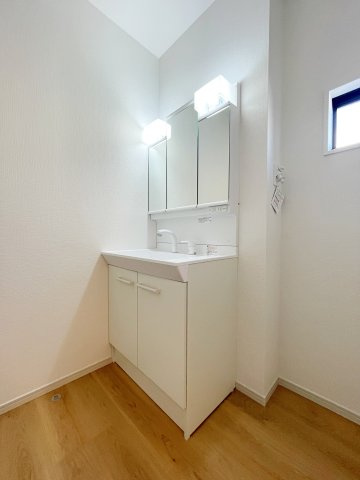 新築戸建・新築建売　いわき市平中神谷１期　Erdeの独立洗面台