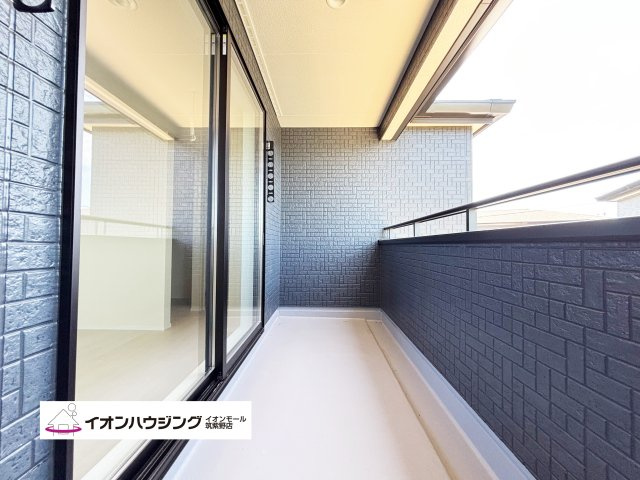 バルコニーは風通しが良く、日中は日当たりも良好です♪