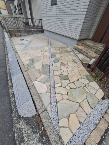 白根6丁目ヘーベルハウスの駐車場