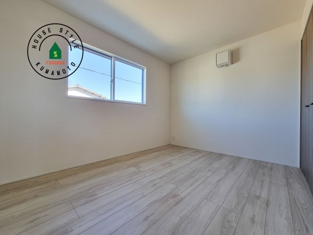 合志市須屋群窪第1-2棟（1号棟）の洋室|採光良好な洋室は全居室、複層ガラスの遮熱効果と断熱効果で、一年中快適に過ごせます。