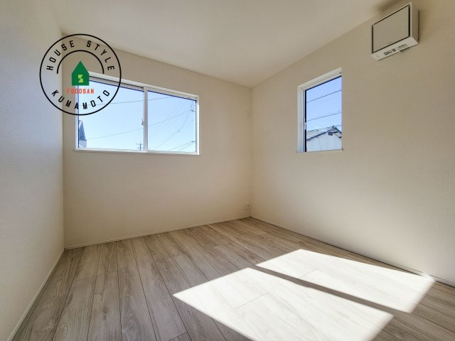 合志市須屋群窪第1-2棟（1号棟）の子供部屋|採光良好な洋室は全居室、複層ガラスの遮熱効果と断熱効果で、一年中快適に過ごせます。