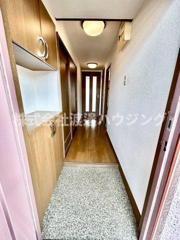 テラジハイツ1号館の玄関