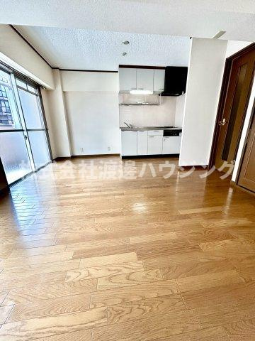 テラジハイツ1号館の居間・リビング