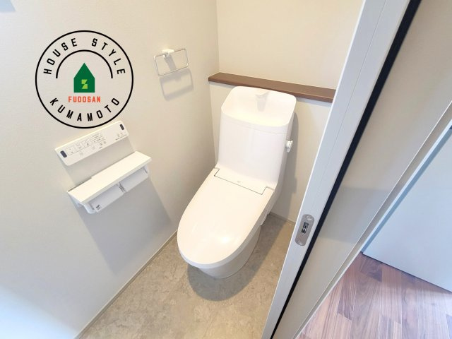 熊本市西区田崎1丁目第1-2棟（2号棟）のトイレ|温水洗浄便座を完備しております。2ヶ所にトイレがあるのは朝の慌ただしい時間も安心です。