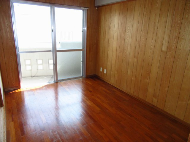 第２長嶺ハイツの洋室