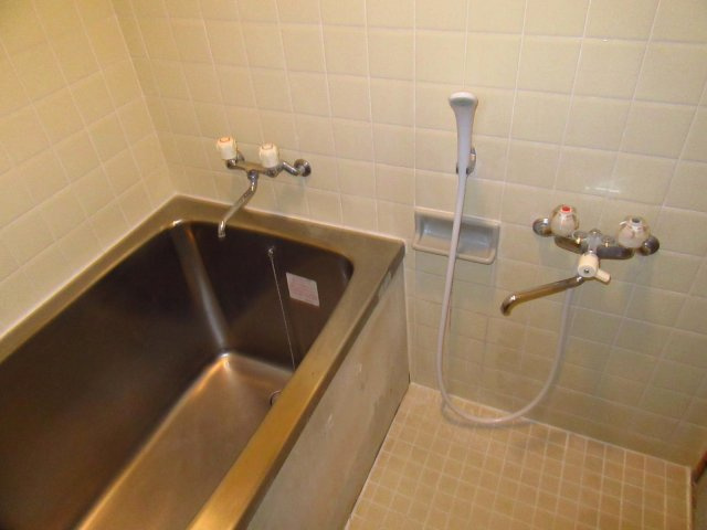 第２長嶺ハイツの浴室