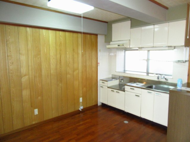 第２長嶺ハイツの居間・リビング