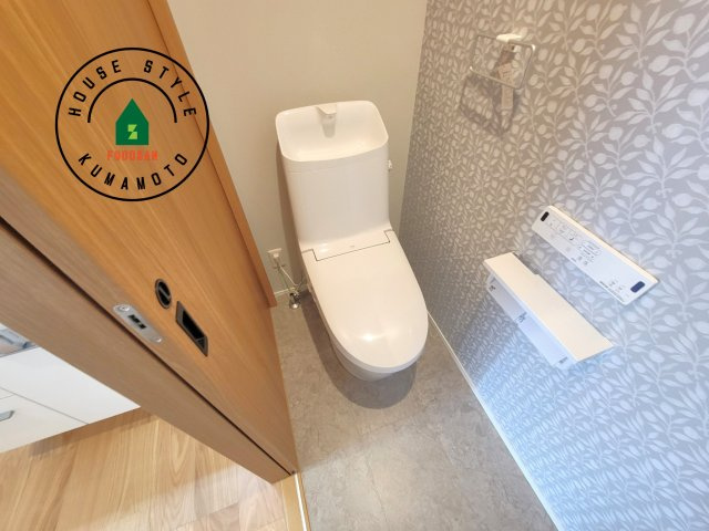 熊本市中央区薬園町第1-2棟（1号棟）のトイレ|温水洗浄便座を完備しております。2ヶ所にトイレがあるのは朝の慌ただしい時間も安心です。