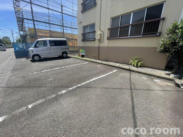 ハイツサンライズの駐車場