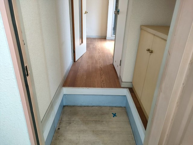 熊本市1棟アパートの玄関