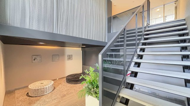 プラウド新宿中落合のエントランス