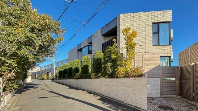 プラウド新宿中落合の外観