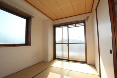 【和室】 | メゾン・ポレール日田A棟 | フローリングだけでなく、和室もあります
201号室　2018/11/29撮影