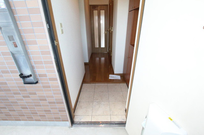 【玄関】 | アドバンス三本松 | きれいな玄関です
アドバンス三本松　404号室　2024/9/19撮影