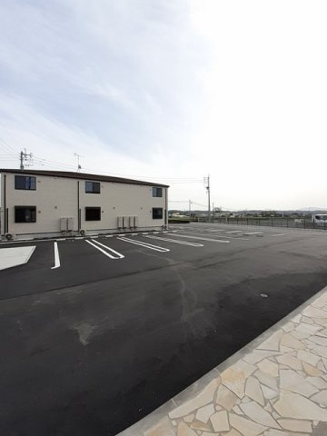 ノルデンパラスト　Ｃの駐車場