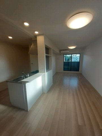 カームリープレイス　Ⅱの居間・リビング