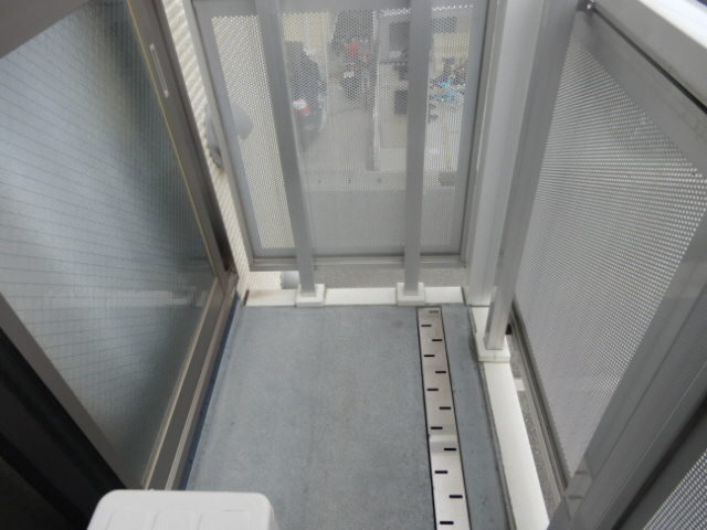 明石市大久保町松陰のアパートのバルコニー