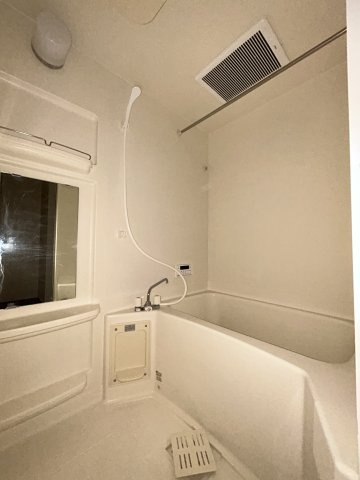 ライラックの浴室